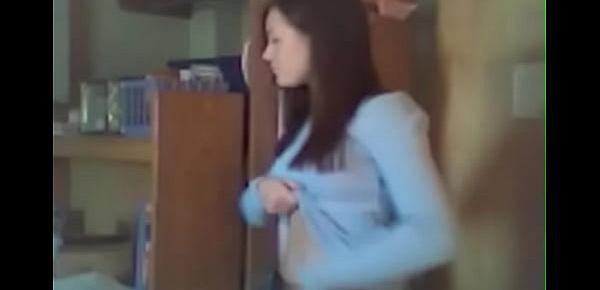  Amateur Webcam - Teen Slut In Really Heat Shows Her Slit
